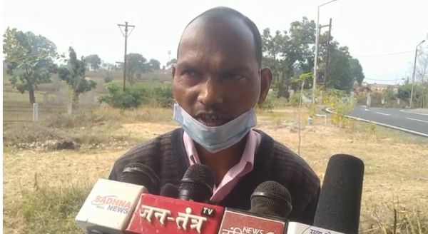 कलेक्टर के खिलाफ भृत्य ने की सीएम से शिकायत, जातिगत गालियां देकर मारपीट का आरोप