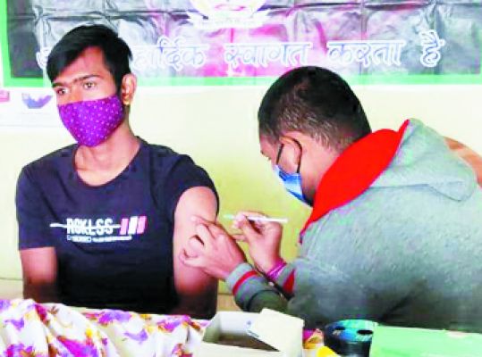 अग्रसेन महाविद्यालय में किशोरों के टीकाकरण के लिए विशेष शिविर