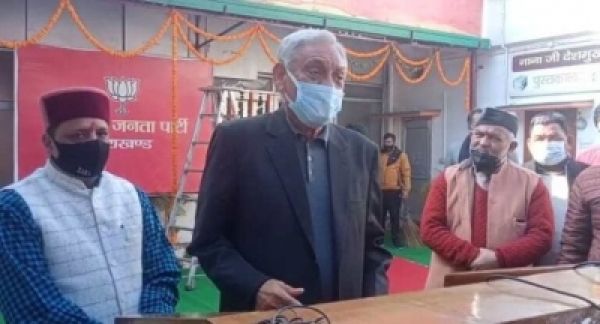 पूर्व मुख्यमंत्री विजय बहुगुणा ने किया हरक सिंह की नाराजगी का खंडन, कहा, 'बीजेपी में नहीं है कोई असंतोष'