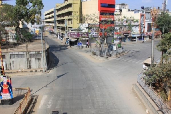 बेंगलुरु में शीर्ष पुलिस अधिकारी कोरोना पॉजिटिव, 31 जनवरी तक बढ़ाया कर्फ्यू