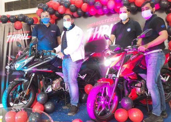 वंदना बजाज में पल्सर मोटरसाइकिल के दो नए मॉडल लांच