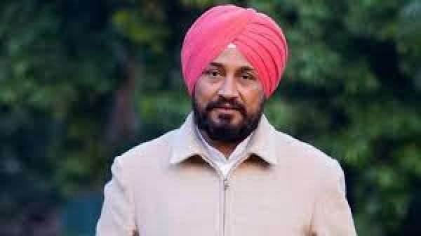 चन्नी के रिश्तेदार के ठिकानों पर छापे