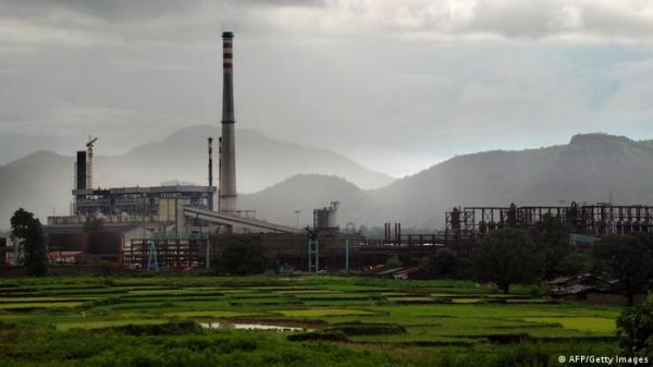 ओडिशा: स्टील प्लांट के लिए जमीन दिए जाने का विरोध, ग्रामीणों पर लाठीचार्ज