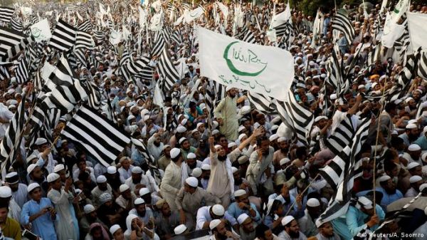 पाकिस्तान: ईशनिंदा का मैसेज भेजने पर महिला को मौत की सजा