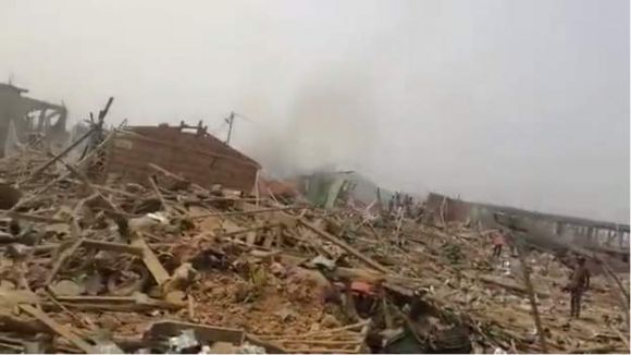 घाना में एक बड़े धमाके में सैकड़ों इमारतें तबाह, अभी तक 17 शव मिले