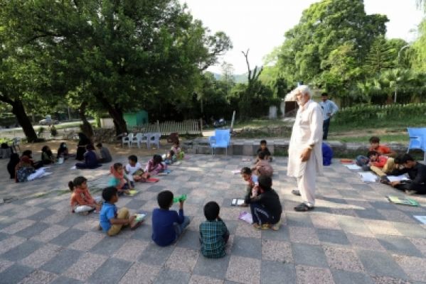 पाकिस्तान में 90 प्रतिशत से अधिक छात्र गणित, विज्ञान में कमजोर