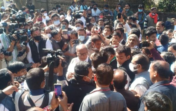 शिवराज से मुलाकात का समय मिलने पर दिग्विजय ने धरना किया खत्म