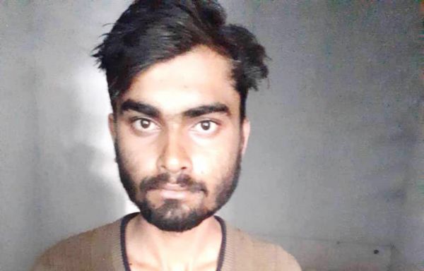 ऑटो चालक ने सवारी की एक लाख की चेन पर हाथ साफ किया, गिरफ्तार