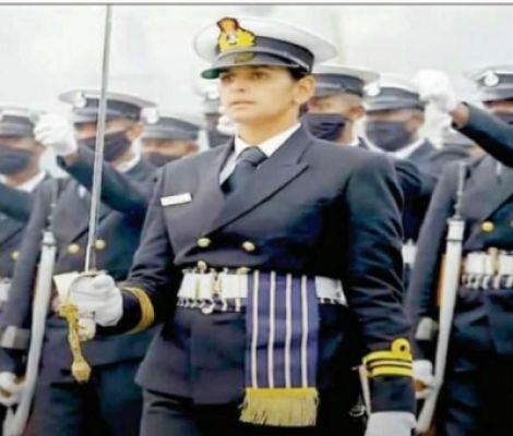 गणतंत्र दिवस की परेड में नौसेना दस्ते को कमांड करेगी मेरठ की बेटी आंचल शर्मा