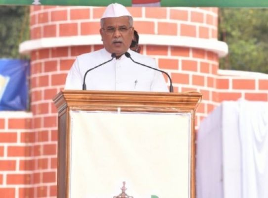 छग के सरकारी कर्मचारी सप्ताह में पांच दिन करेंगे काम - बघेल