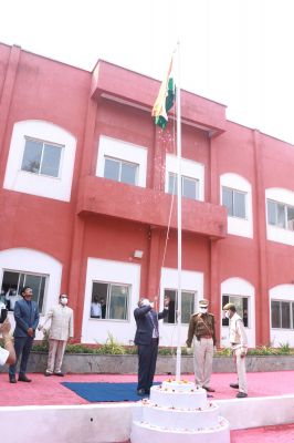 जस्टिस गौतम भादुड़ी ने राज्य विधिक सेवा प्राधिकरण में किया ध्वजारोहण