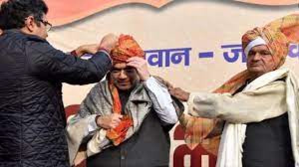 अमित शाह ने जाटों से कहा- ख़फ़ा हैं तो बालियान के साथ मेरे घर आ जाइए