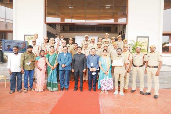 वीआईटी-एपी विवि ने 25 गुमनाम नायकों को सम्मानित किया