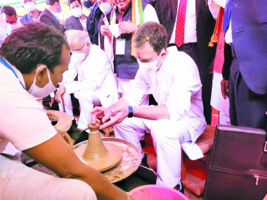 ‘छत्तीसगढ़’ का संपादकीय : एक और, बड़े कमजोर तबके की मदद के लिए छत्तीसगढ़ में बड़ी योजना राहुल के हाथों शुरू