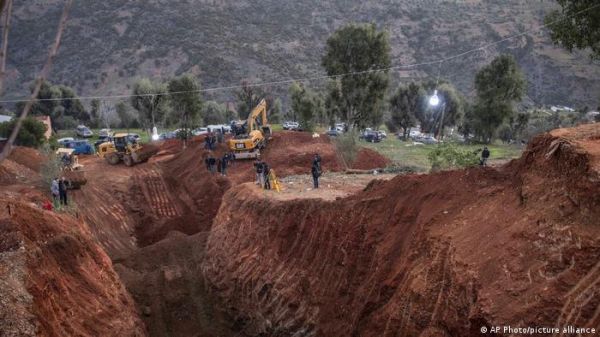 बोरवेल में गिरे रयान के लिए दुआ करता उत्तरी अफ्रीका
