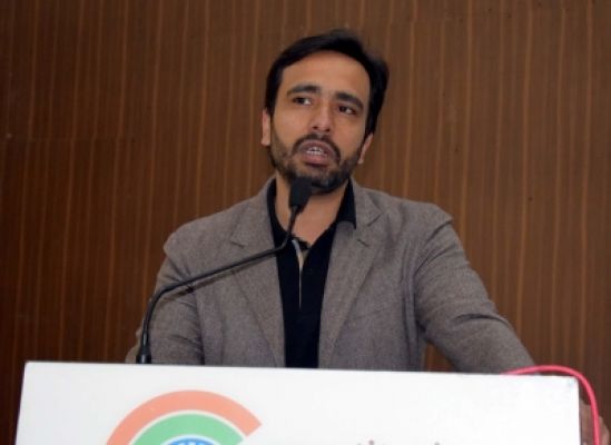 यूपी चुनाव: जयंत चौधरी का जयकारा लगाने पर 6 पुलिसकर्मियों को नोटिस