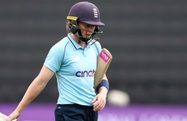 महिला ऑस्ट्रेलियाई टीम ने इंग्लैंड को 7 विकेट से हराया