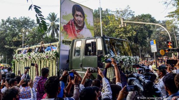 आखिरी पलों में साथ रही नर्स ने बताया, भयानक थे लता मंगेशकर के आखिरी दो दिन