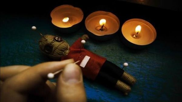  'छत्तीसगढ़' का संपादकीय :  माथे पर कील ठुकवा लेने के पीछे की महिला की मजबूरी समझने की जरूरत