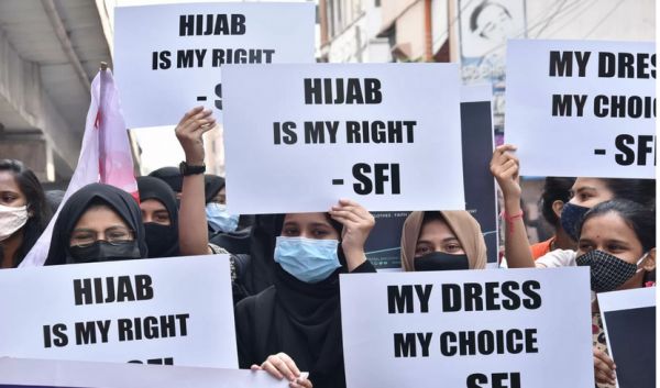 हिजाब : अरबों की अंधी नकल क्यों ?