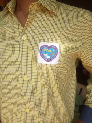  स्टूडेंट्स के यूनिफार्म पर लगे मोनो को लेकर विरोध