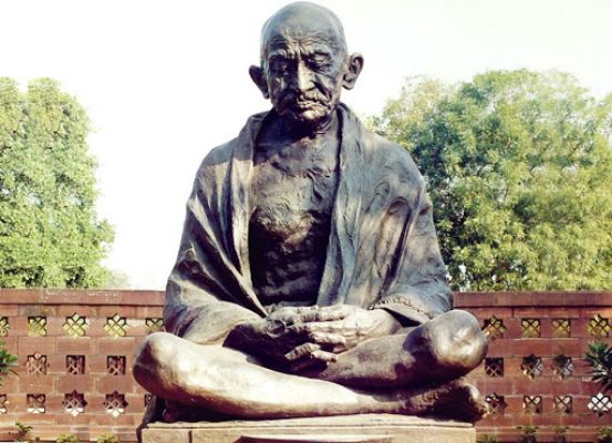 चीन से क्यों बनकर आती हैं विशाल प्रतिमाएं, भारत में क्यों नहीं बनतीं?