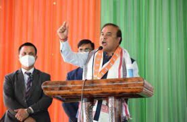 राहुल गांधी के ख़िलाफ़ हिमंत बिस्व सरमा अपमानजक बयान क्यों देते हैं?