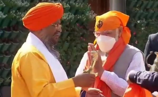 पीएम मोदी ने अपने आधिकारिक आवास पर देश भर के प्रमुख सिखों की मेजबानी की