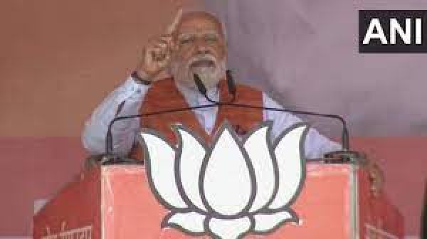 पीएम मोदी ने साइकिल और बम धमाके को जोड़ा, बढ़ा विवाद