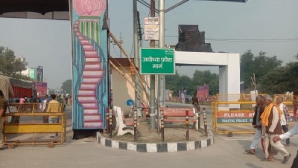 यूपी का चुनावी घमासान : अयोध्या में अंडरवल्र्ड के 'टाइटन्स' की भिड़ंत