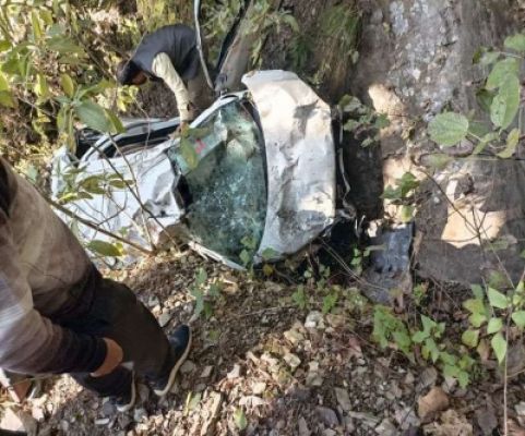 नजीबाबाद-बुआखाल नेशनल हाईवे पर हादसा, शिक्षकों से भरी कार गड्ढ़े में गिरी, तीन की मौत