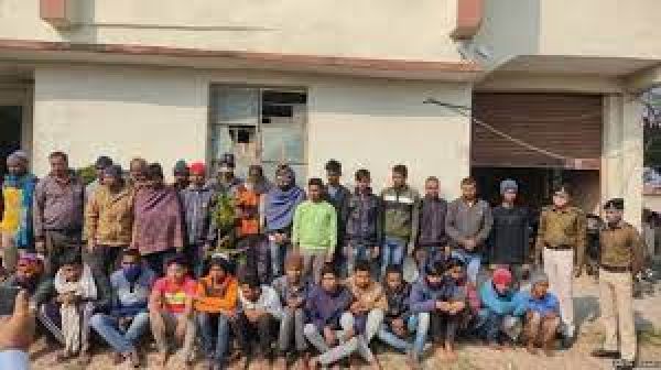 बिहार का वह गांव जहां से पकड़े गए 31 'साइबर अपराधी'- ग्राउंड रिपोर्ट