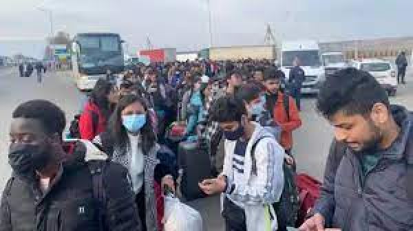 रूस के हमले के बीच भारत ने यूक्रेन से 470 छात्रों को निकाला 