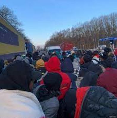 यूक्रेन संकट: क्या यूक्रेन से अपने नागरिक निकालने में भारत ने कर दी देरी?