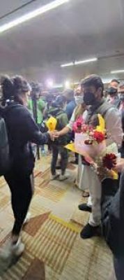 बुखारेस्ट से 250 भारतीय स्वदेश लौटे, केंद्रीय मंत्री सिंधिया बोले : सरकार ने फंसे नागरिकों को वापस लौटाने का लिया संकल्प