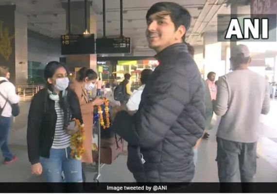 'सीमा पार करना ही बड़ी समस्या': 5वीं फ्लाइट से बुखारेस्ट के रास्ते नई दिल्ली पहुंचे 249 भारतीय