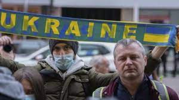 भारत-अमेरिका संबंधों को कैसे आज़मा रहा है रूस-यूक्रेन के बीच युद्ध