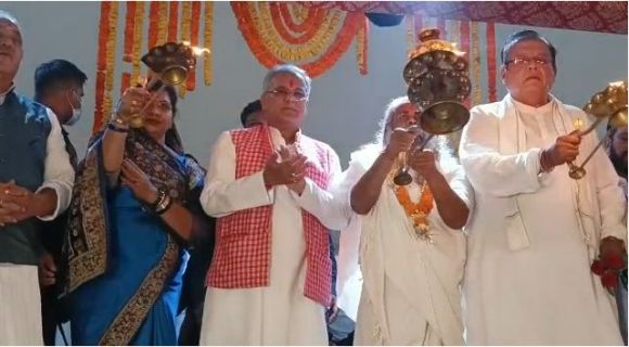  देखें VIDEO: मुख्यमंत्री भूपेश बघेल आज राजिम माघी पुन्नी मेला के समापन समारोह में महानदी की महाआरती में शामिल हुए