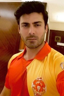 पाक अभिनेता फवाद खान ने आगामी वेब सीरीज की शूटिंग पूरी की