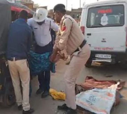 डंपर ने स्कूटी को मारी ठोकर,  माँ-बेटे की मौत