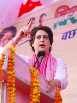 यूपी में छठे चरण के मतदान : प्रियंका गांधी ने की रोजगार, महंगाई, शिक्षा, स्वास्थ्य के मुद्दे पर वोट करने की अपील
