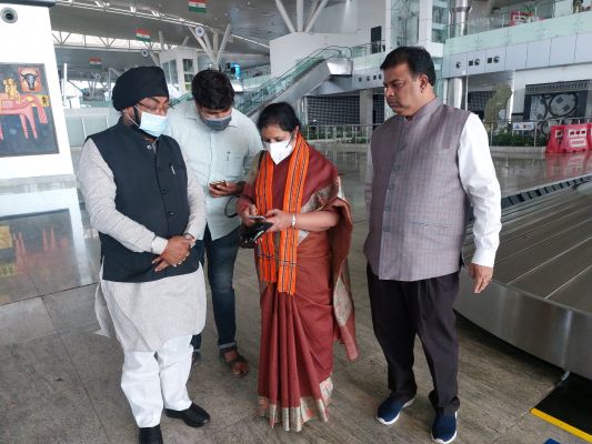 देखें VIDEO : पुरंदेश्वरी, शिव प्रकाश पहुंचे, कार्यकर्ताओं में नाराजगी नहीं उत्साह