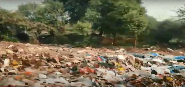 देखें वीडियो : गंदगी का आलम