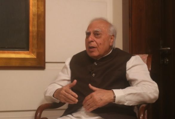 वाराणसी में रोड शो, पिसोचिन में कोई शो नहीं : सिब्बल