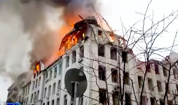 पतन के कगार पर यूक्रेन