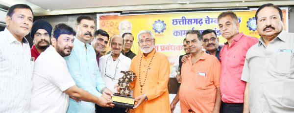 पं. विजयशंकर मेहताजी ने दिया चेम्बर भवन में मैनेजमेंट आध्यात्म व्याख्यान