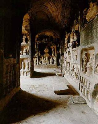   सहस्त्र बुद्ध मूर्ति गुफा