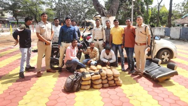 कोटा में पुलिस ने पकड़ा 2.80 लाख का गांजा, कार, बाइक, मोबाइल भी जब्त, तीन गिरफ्तार