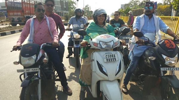 विधायक छन्नी स्कूटी से पहुंची विधानसभा