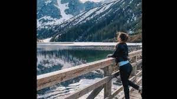 रूसी मिसाइलों के अलावा, एक और हमले से लड़ते यूक्रेनी युवा